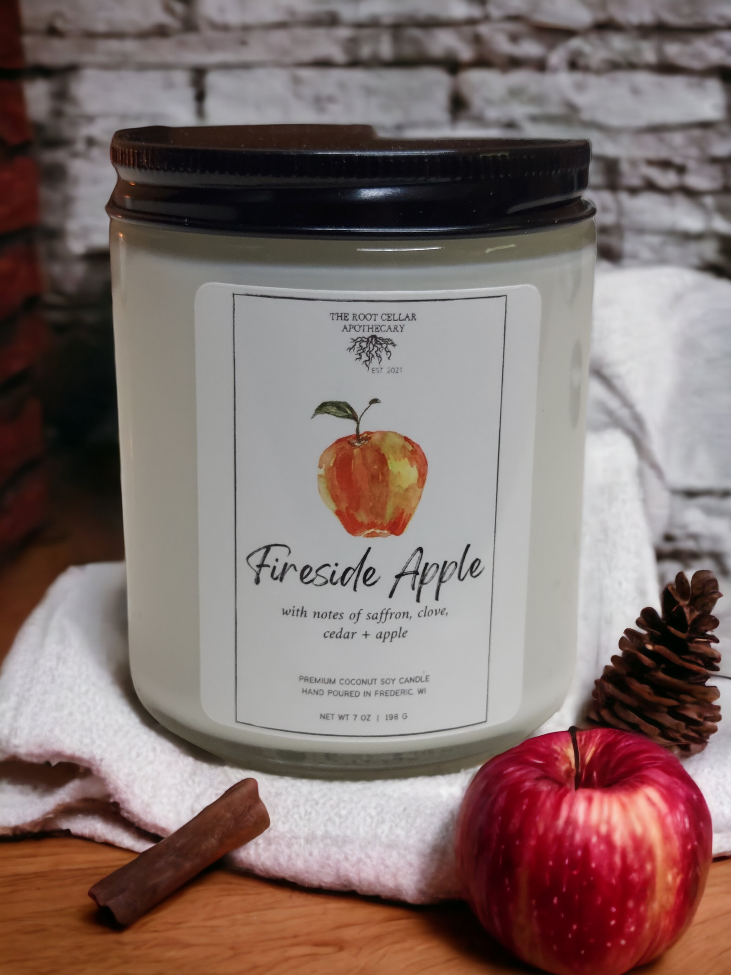 Fireside Apple 7 oz Candle